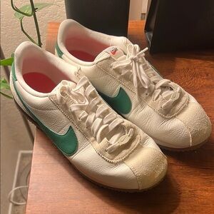 Nike Men’s Cortez White and Green